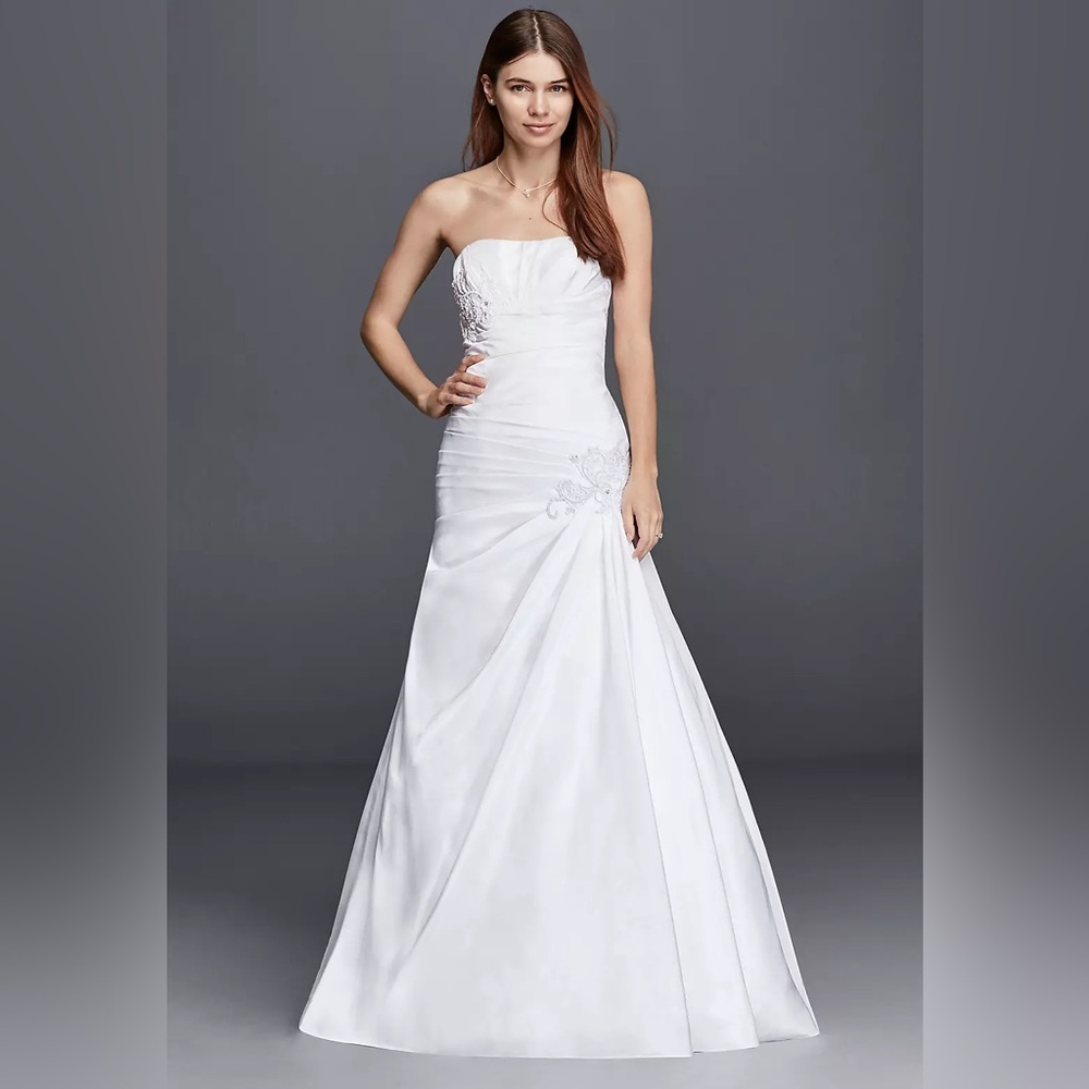 ❌SOLD❌ New David’s Bridal Wedding Dress